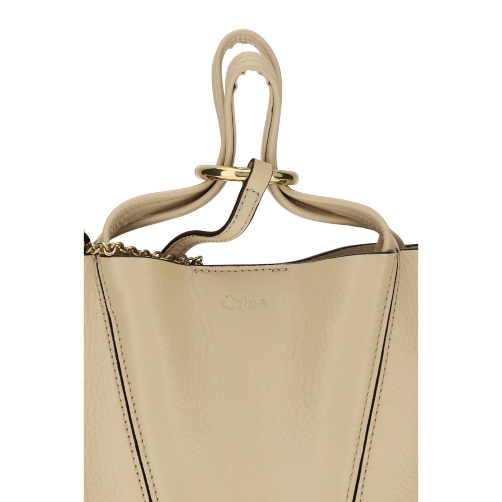 Chloé